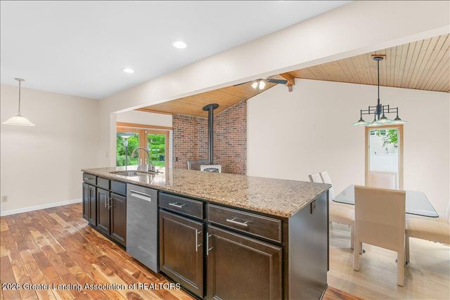 404 Chanticleer Trail, Lansing, MI 48917