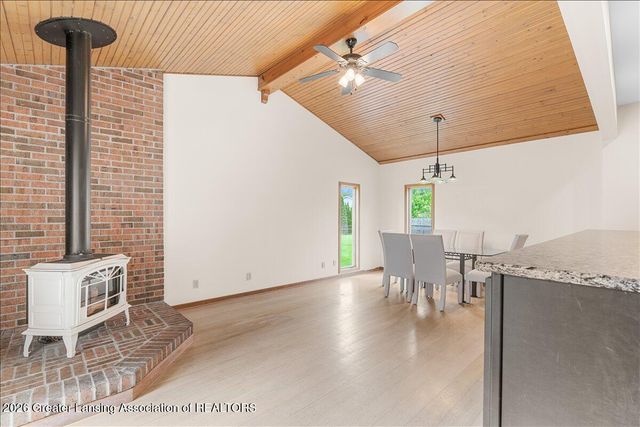 404 Chanticleer Trail, Lansing, MI 48917