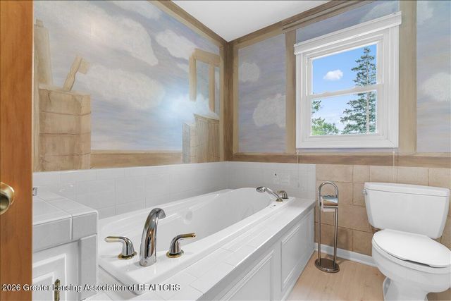 404 Chanticleer Trail, Lansing, MI 48917