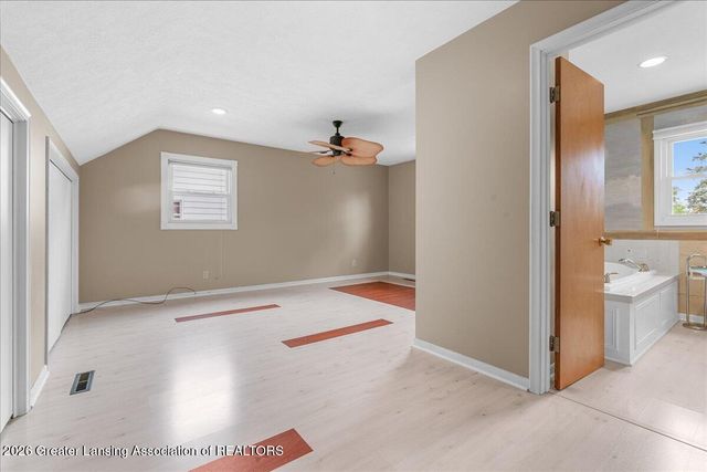 404 Chanticleer Trail, Lansing, MI 48917