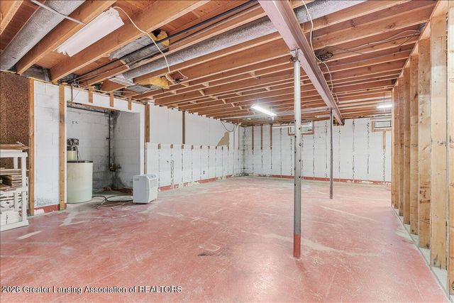404 Chanticleer Trail, Lansing, MI 48917