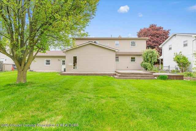 404 Chanticleer Trail, Lansing, MI 48917