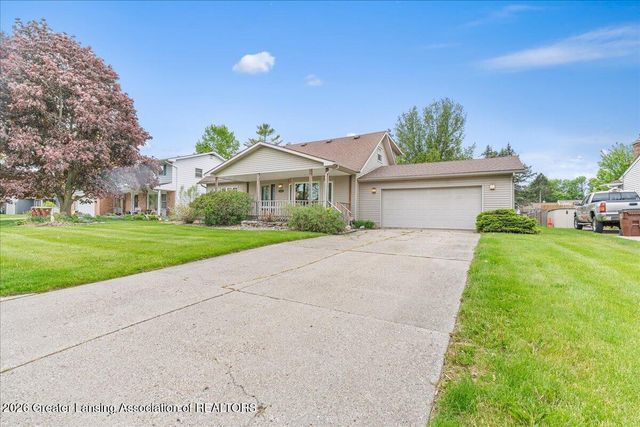 404 Chanticleer Trail, Lansing, MI 48917