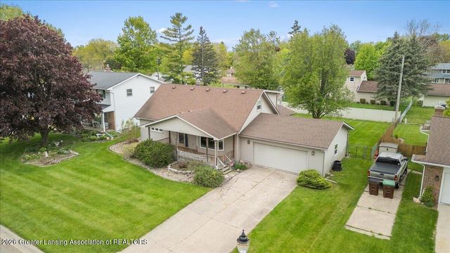 404 Chanticleer Trail, Lansing, MI 48917