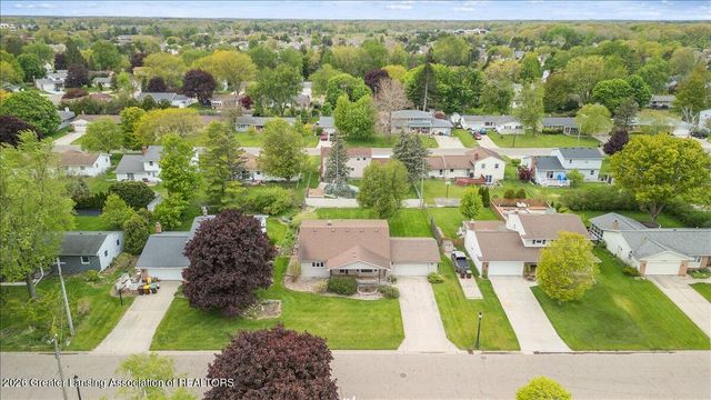 404 Chanticleer Trail, Lansing, MI 48917