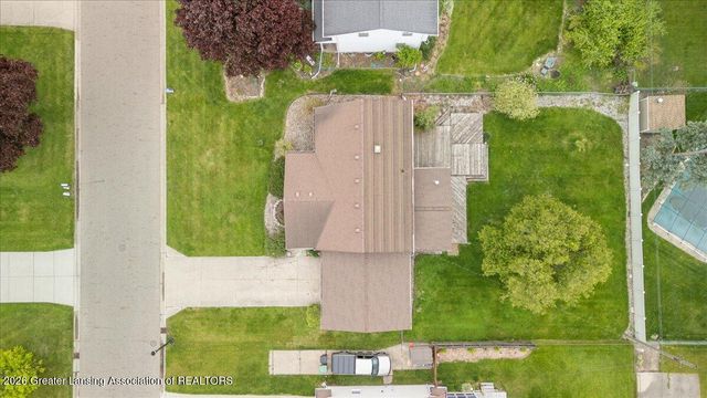 404 Chanticleer Trail, Lansing, MI 48917
