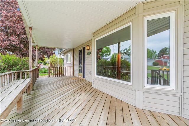 404 Chanticleer Trail, Lansing, MI 48917