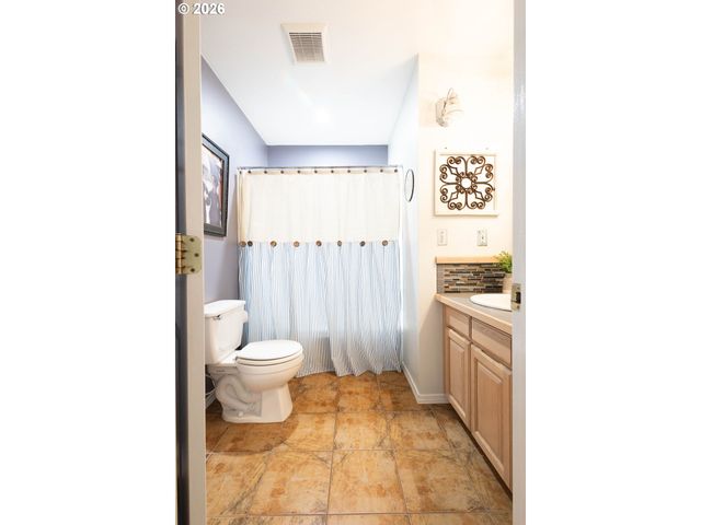 60908 Stackland Rd, Cove, OR 97824