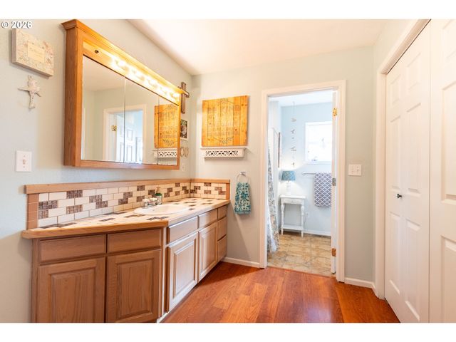 60908 Stackland Rd, Cove, OR 97824