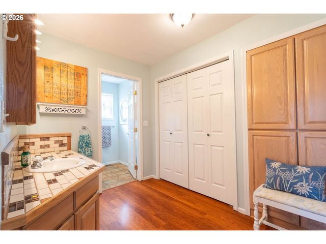 60908 Stackland Rd, Cove, OR 97824