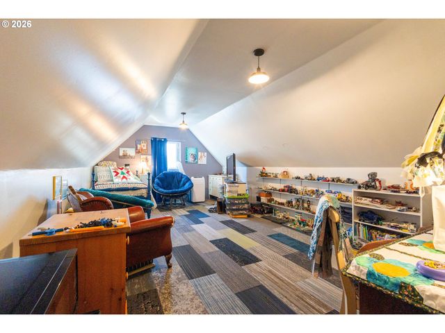 60908 Stackland Rd, Cove, OR 97824