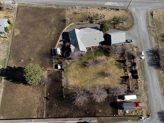 60908 Stackland Rd, Cove, OR 97824