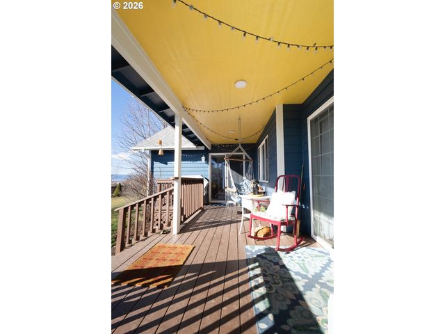 60908 Stackland Rd, Cove, OR 97824