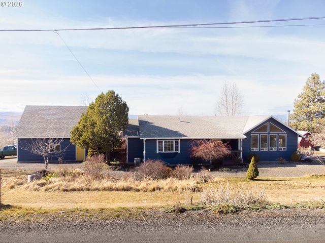 60908 Stackland Rd, Cove, OR 97824