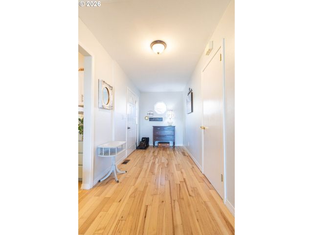 60908 Stackland Rd, Cove, OR 97824