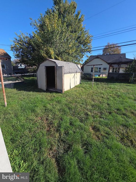 6 CORNFLOWER LN, LEVITTOWN, PA 19055 — photo 4