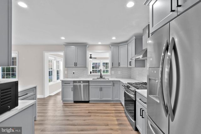 2215 LIDA CT, Alexandria, VA 22306