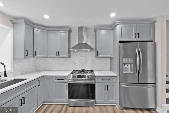 2215 LIDA CT, Alexandria, VA 22306