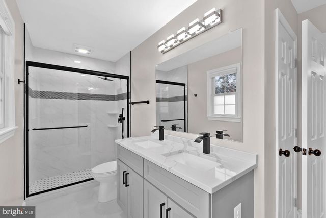 2215 LIDA CT, Alexandria, VA 22306