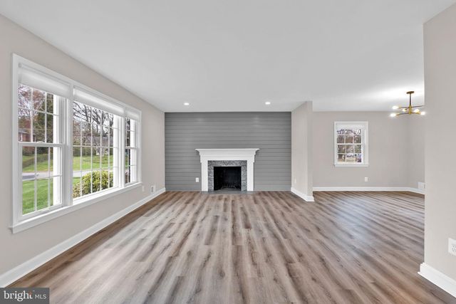 2215 LIDA CT, Alexandria, VA 22306