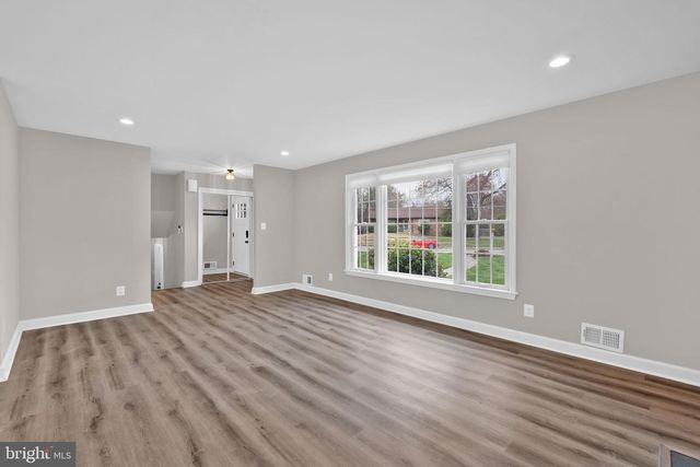 2215 LIDA CT, Alexandria, VA 22306