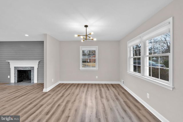 2215 LIDA CT, Alexandria, VA 22306