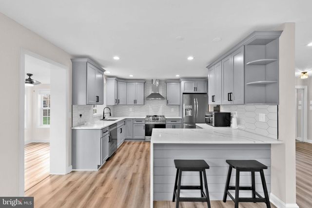 2215 LIDA CT, Alexandria, VA 22306