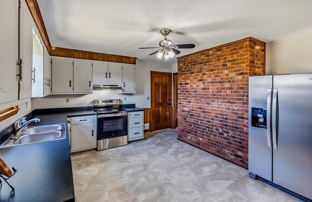 1326 Mount Zion Road, Spartanburg, SC 29303