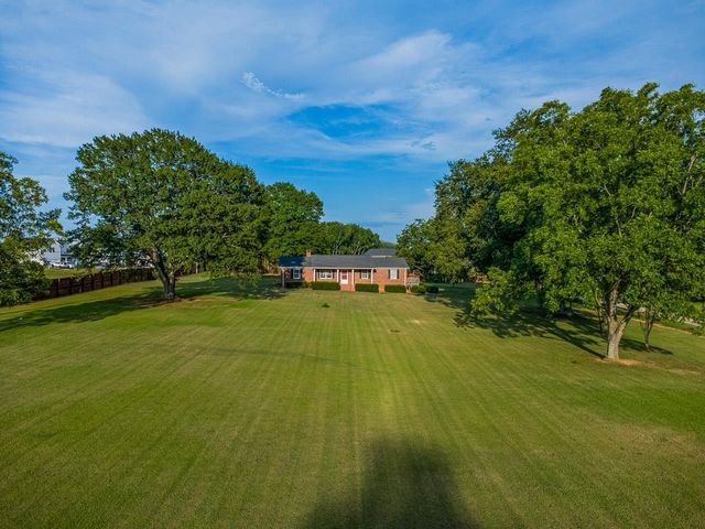 1326 Mount Zion Road, Spartanburg, SC 29303
