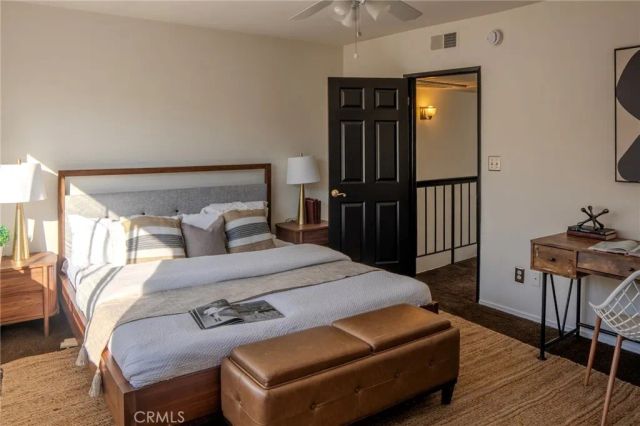 14144 Burbank Boulevard 2, Sherman Oaks, CA 91401