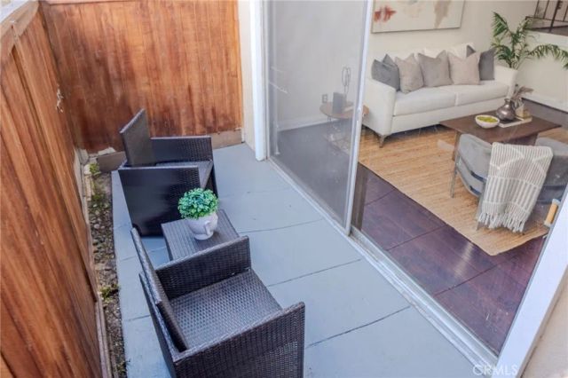 14144 Burbank Boulevard 2, Sherman Oaks, CA 91401