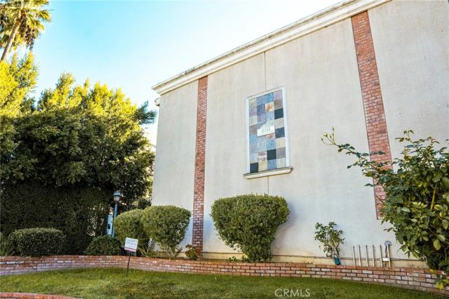 14144 Burbank Boulevard 2, Sherman Oaks, CA 91401