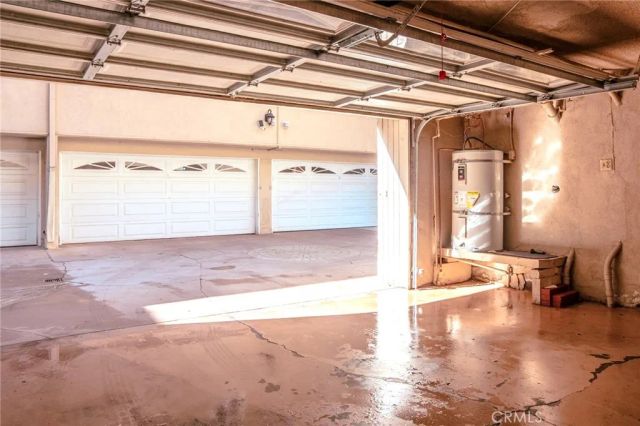 14144 Burbank Boulevard 2, Sherman Oaks, CA 91401