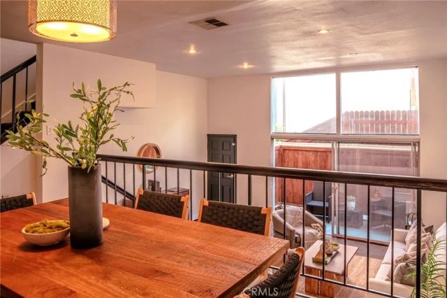 14144 Burbank Boulevard 2, Sherman Oaks, CA 91401