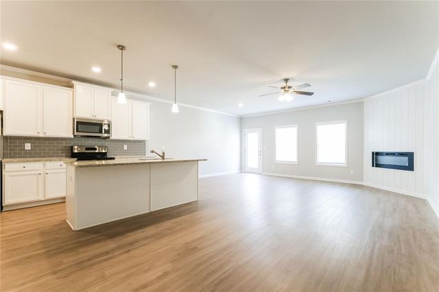 5350 Fox Den Road, Oakwood, GA 30566