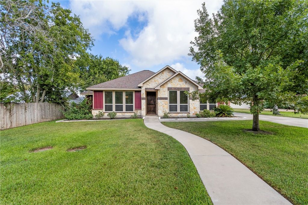 1519 Felder Street, Navasota, TX 77868 — photo 2
