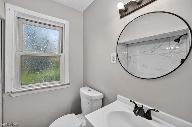 303 S Green Road, South Euclid, OH 44121