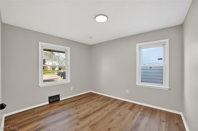 303 S Green Road, South Euclid, OH 44121