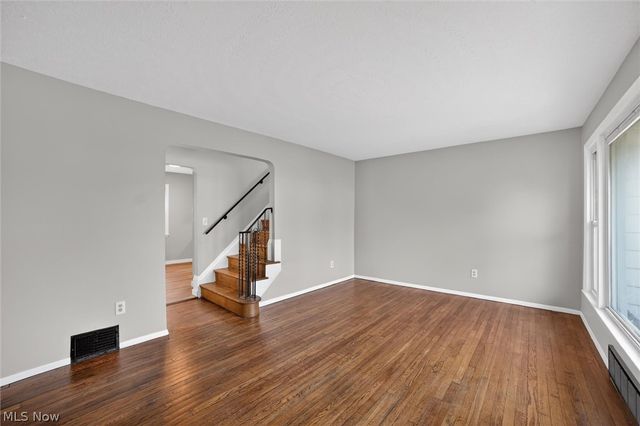 303 S Green Road, South Euclid, OH 44121