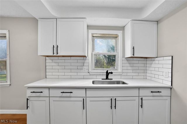 303 S Green Road, South Euclid, OH 44121