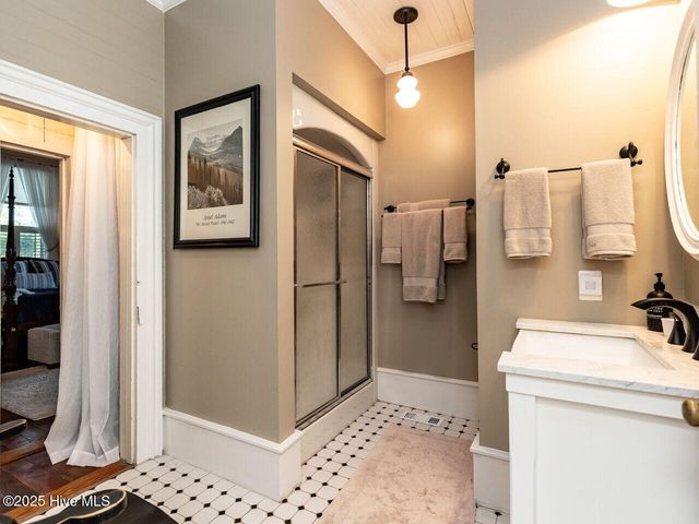 612 College Street, Clinton, NC 28328