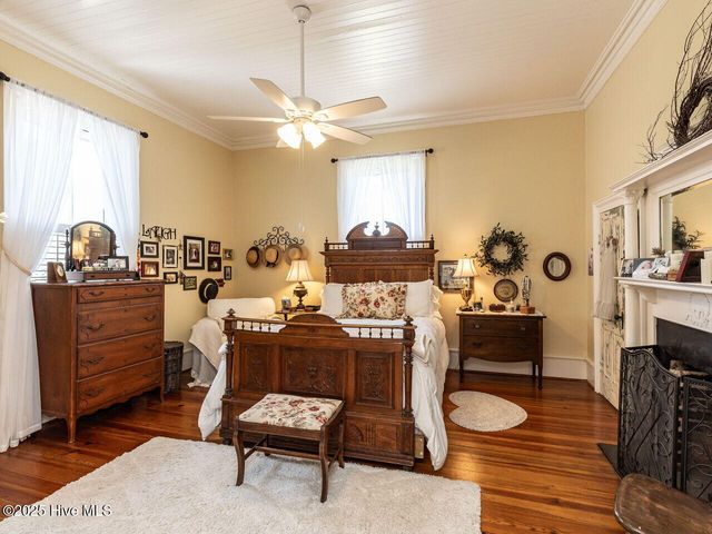 612 College Street, Clinton, NC 28328