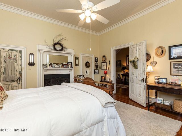 612 College Street, Clinton, NC 28328