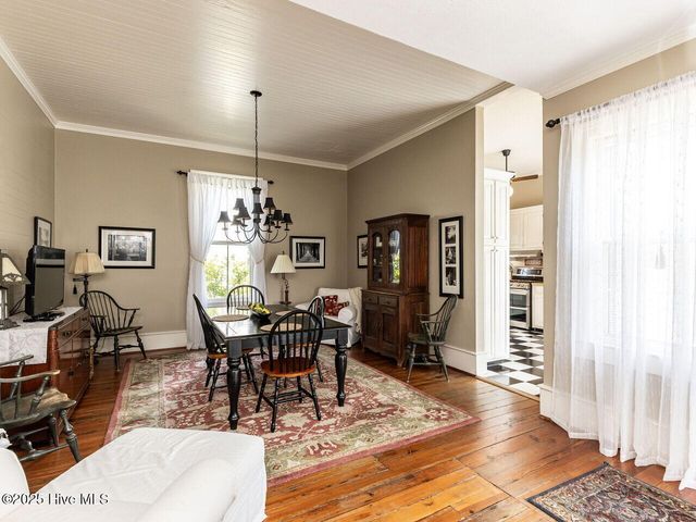 612 College Street, Clinton, NC 28328