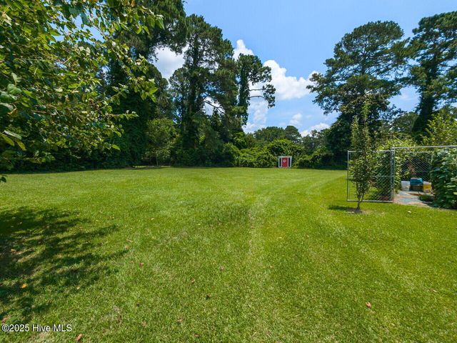 612 College Street, Clinton, NC 28328