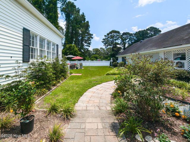 612 College Street, Clinton, NC 28328