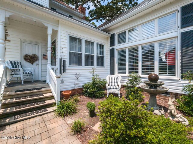 612 College Street, Clinton, NC 28328