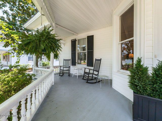 612 College Street, Clinton, NC 28328