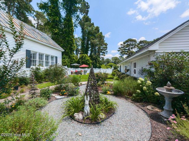 612 College Street, Clinton, NC 28328