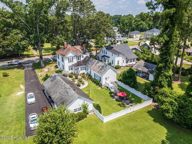 612 College Street, Clinton, NC 28328